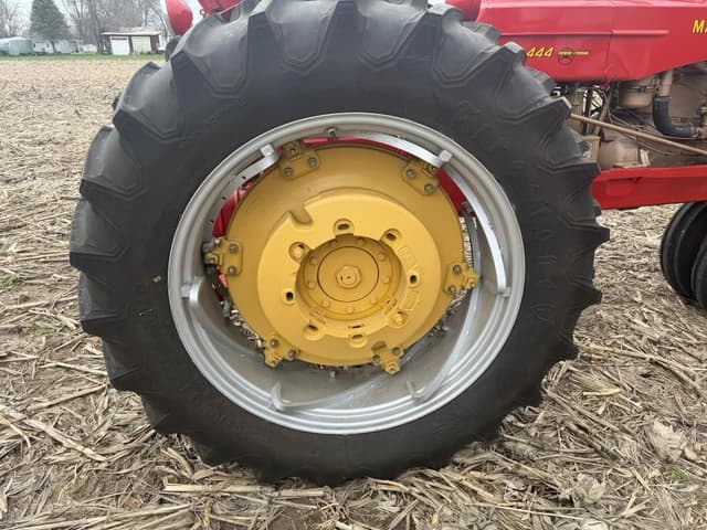 Image of Massey-Harris 444 equipment image 4