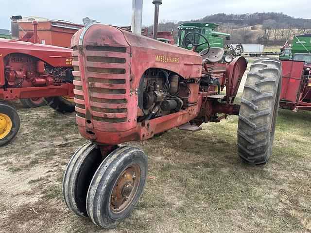 Image of Massey-Harris 444 equipment image 1