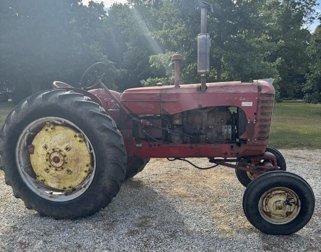 Image of Massey-Harris 444 equipment image 4