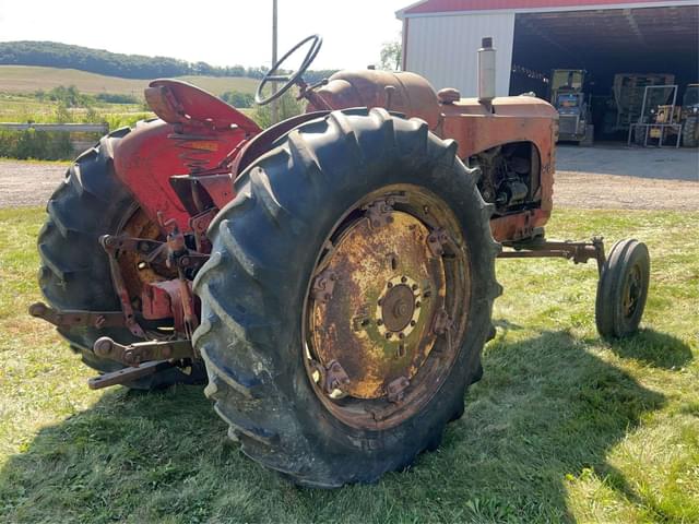 Image of Massey-Harris 444 equipment image 4
