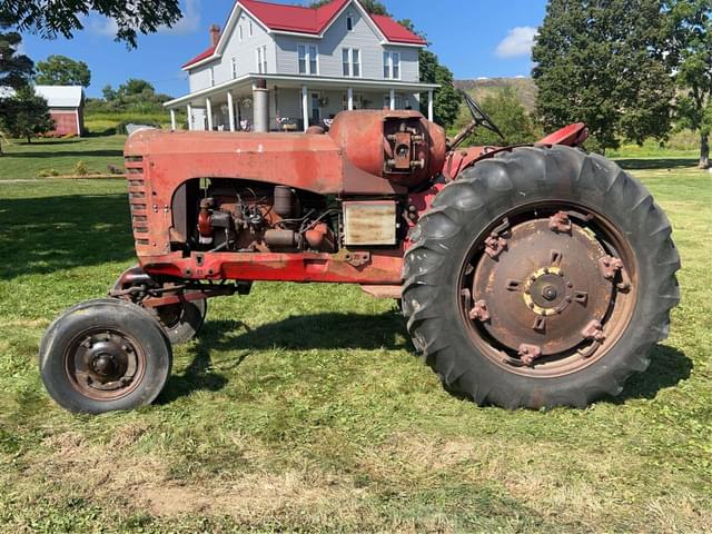 Image of Massey-Harris 444 equipment image 1