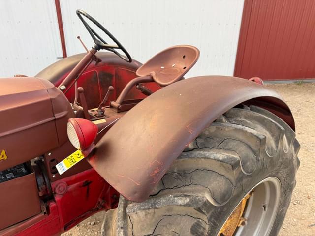 Image of Massey-Harris 444 equipment image 4