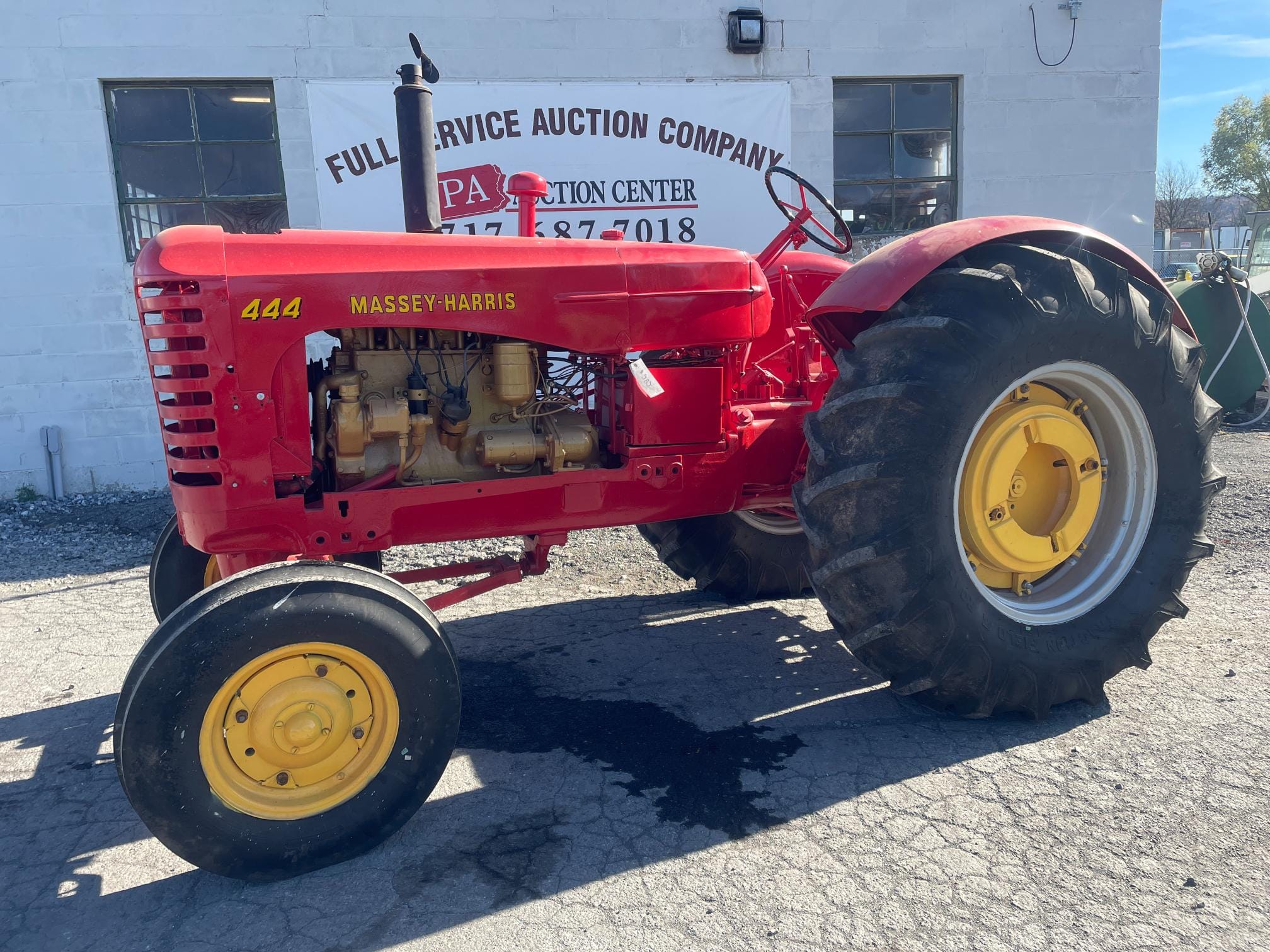 Main image Massey-Harris 444