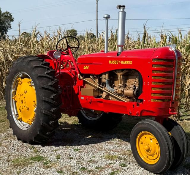 Image of Massey-Harris 444 equipment image 1