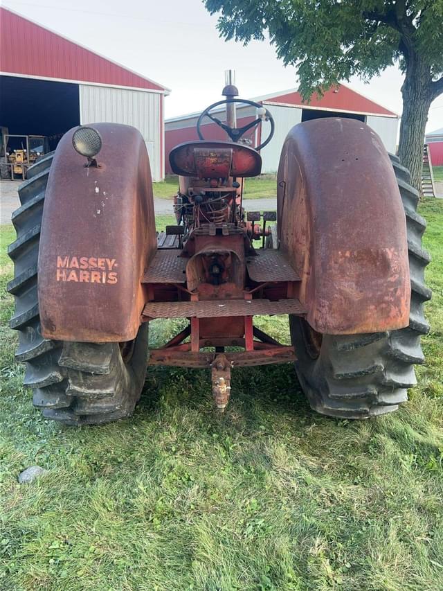 Image of Massey-Harris 55 equipment image 4
