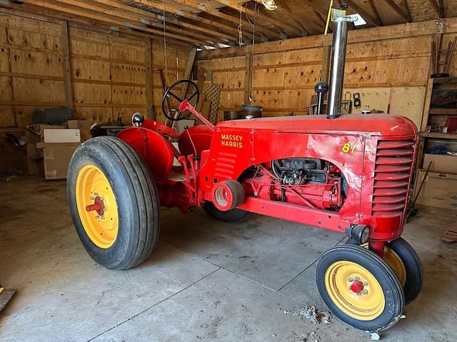 Image of Massey-Harris 81 equipment image 2