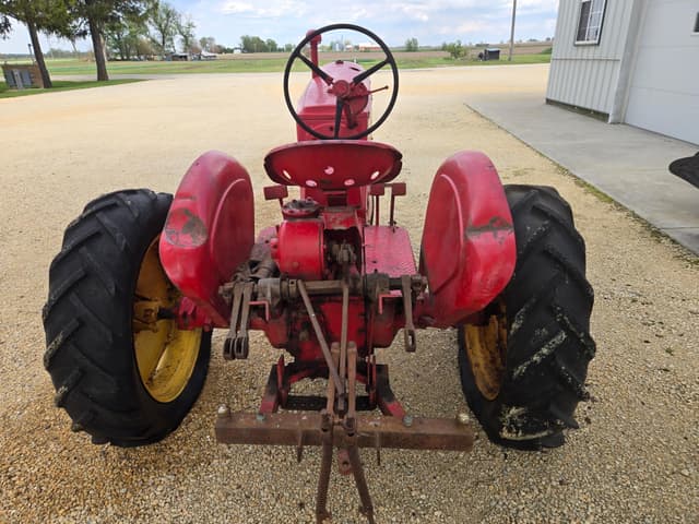 Image of Massey-Harris 81 equipment image 2