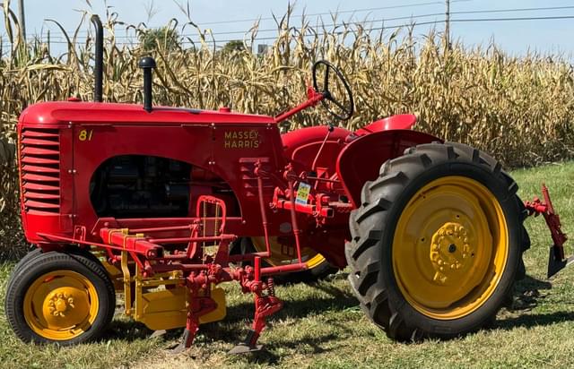 Image of Massey-Harris 81 equipment image 3
