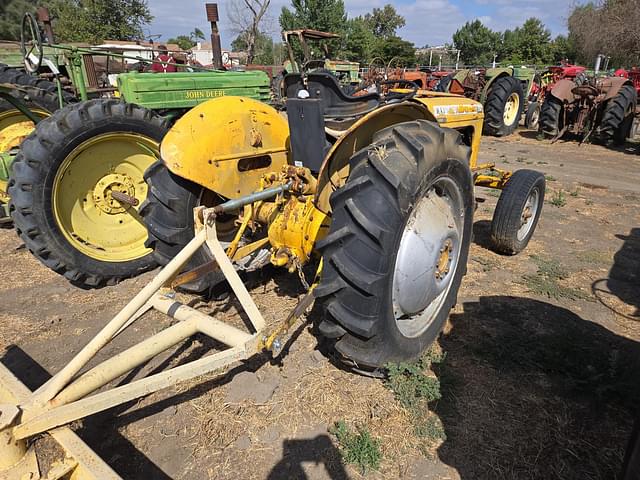 Image of Massey Ferguson 202 equipment image 2