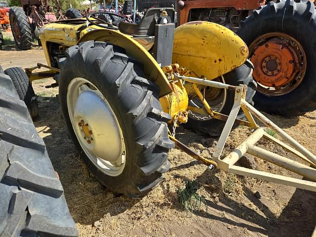 Image of Massey Ferguson 202 equipment image 3