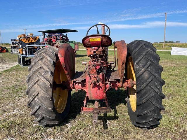 Image of Massey-Harris 33 equipment image 3