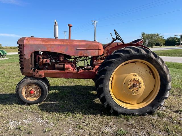 Image of Massey-Harris 33 equipment image 1