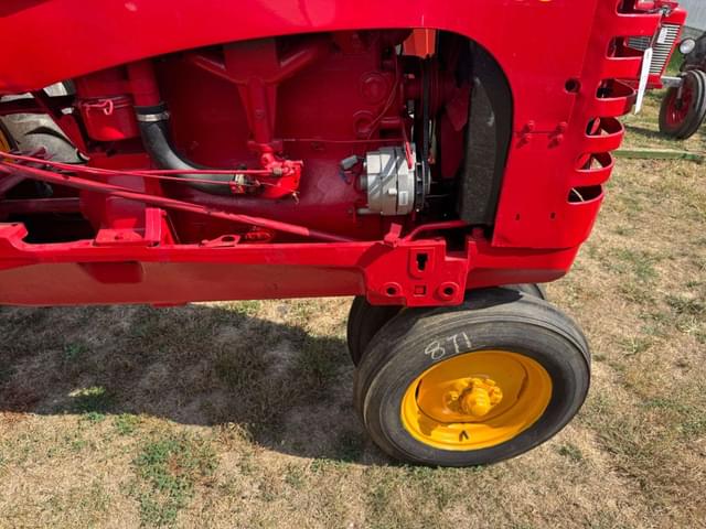 Image of Massey-Harris 33 equipment image 1