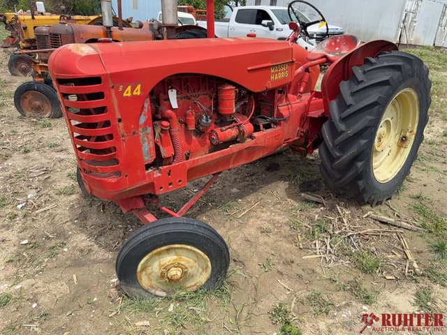 Image of Massey-Harris 44 Row-Crop equipment image 1