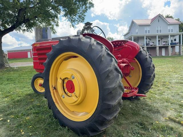 Image of Massey-Harris 101 Super equipment image 3