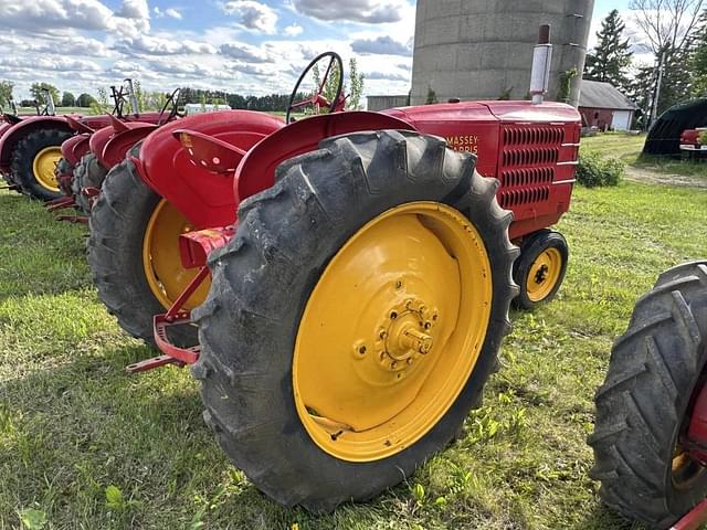 Image of Massey-Harris 101 Super equipment image 2