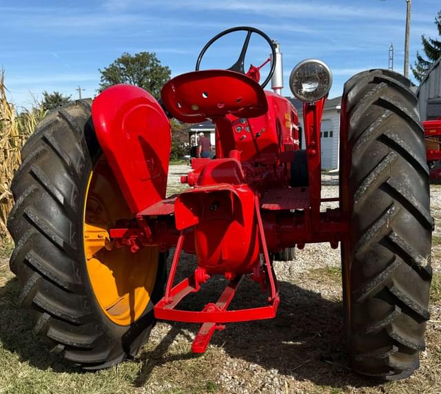 Image of Massey-Harris 101 equipment image 4