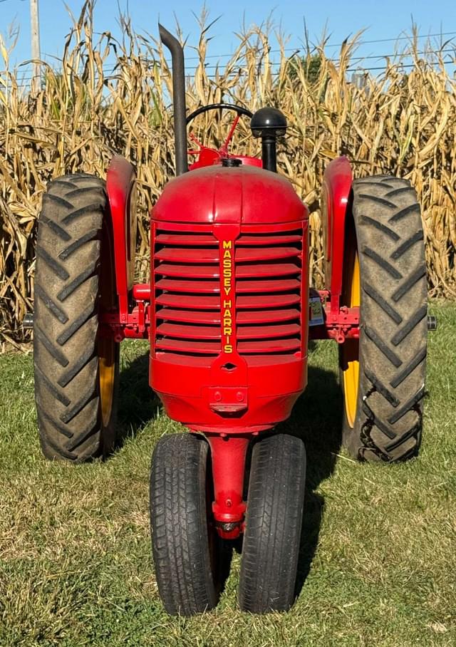 Image of Massey-Harris 101 equipment image 4