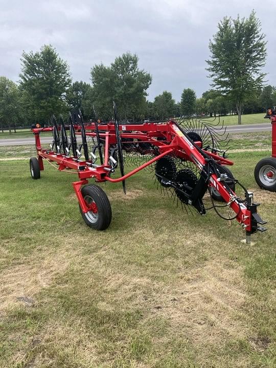 Image of Massey Ferguson 3983 equipment image 2