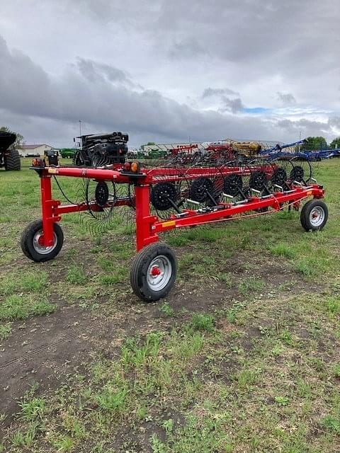 Image of Massey Ferguson 3983 equipment image 4