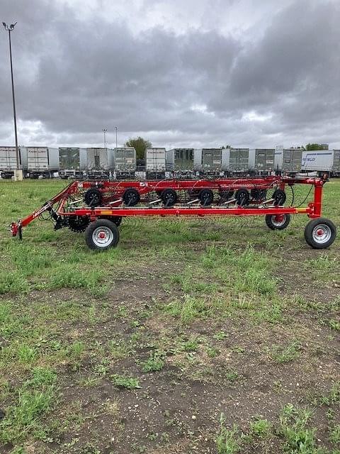 Image of Massey Ferguson 3983 equipment image 1