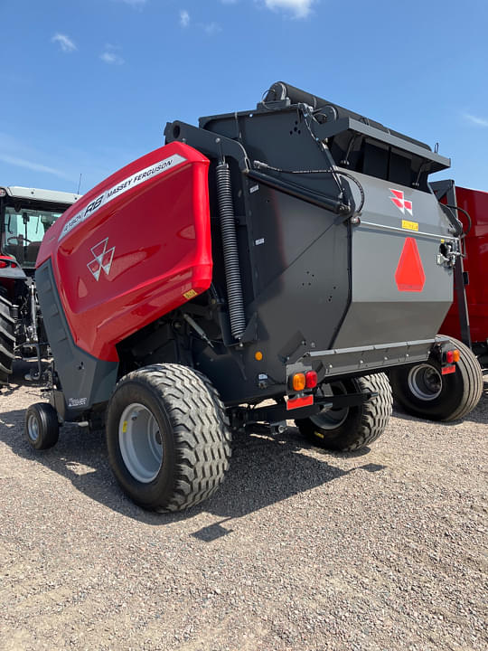 Image of Massey Ferguson 5711D equipment image 1