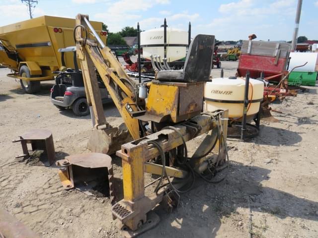 Image of Massey Ferguson 220 equipment image 4