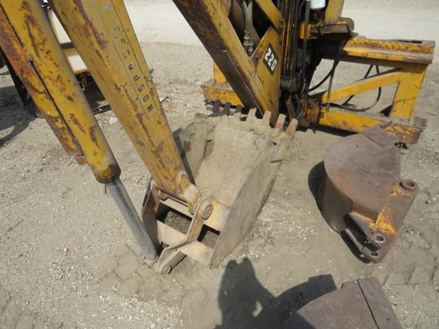 Image of Massey Ferguson 220 equipment image 2