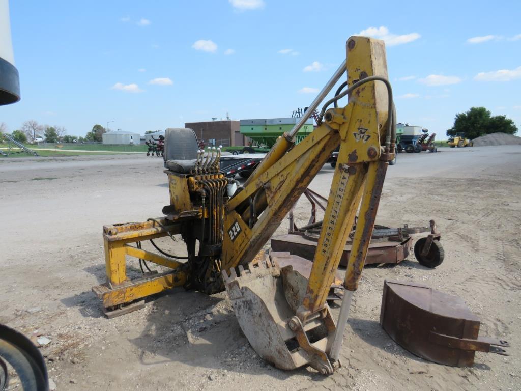 Image of Massey Ferguson 220 Primary image