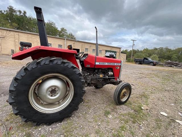 Image of Massey Ferguson 231 equipment image 3