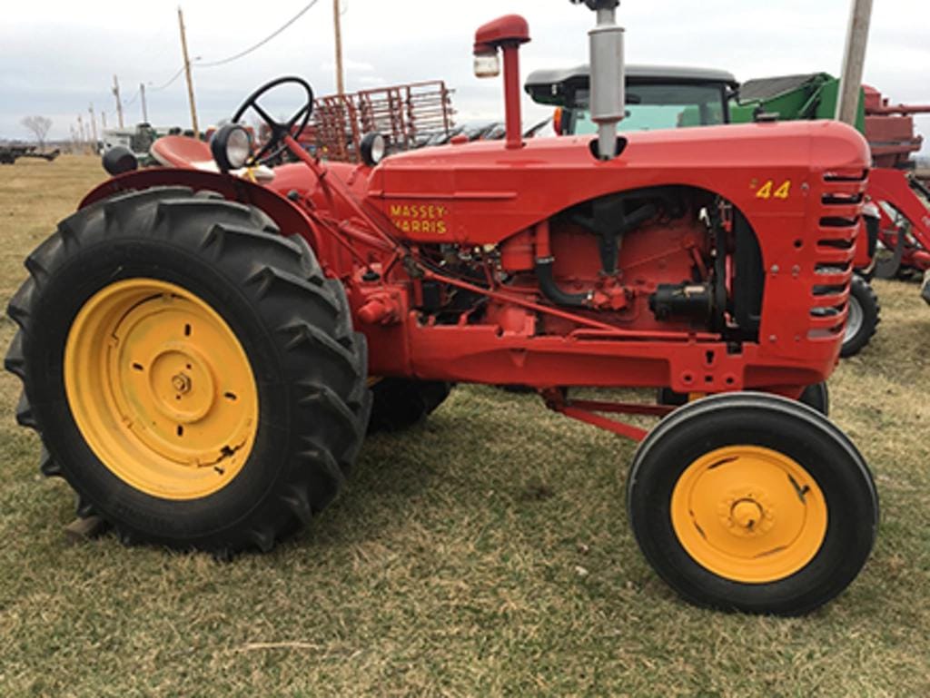 Main image Massey-Harris 44