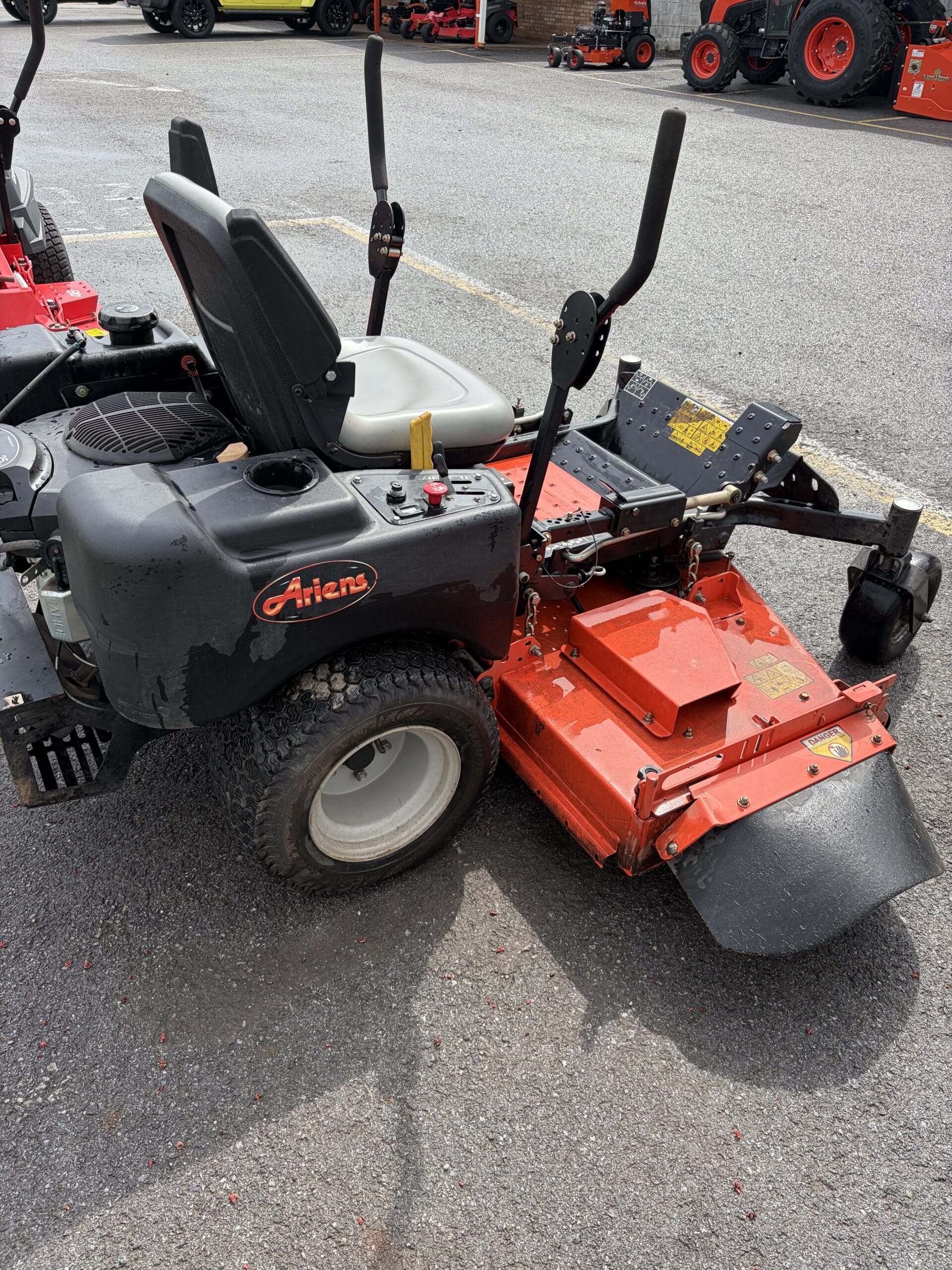 2014 Ariens Zoom Max Equipment Image0