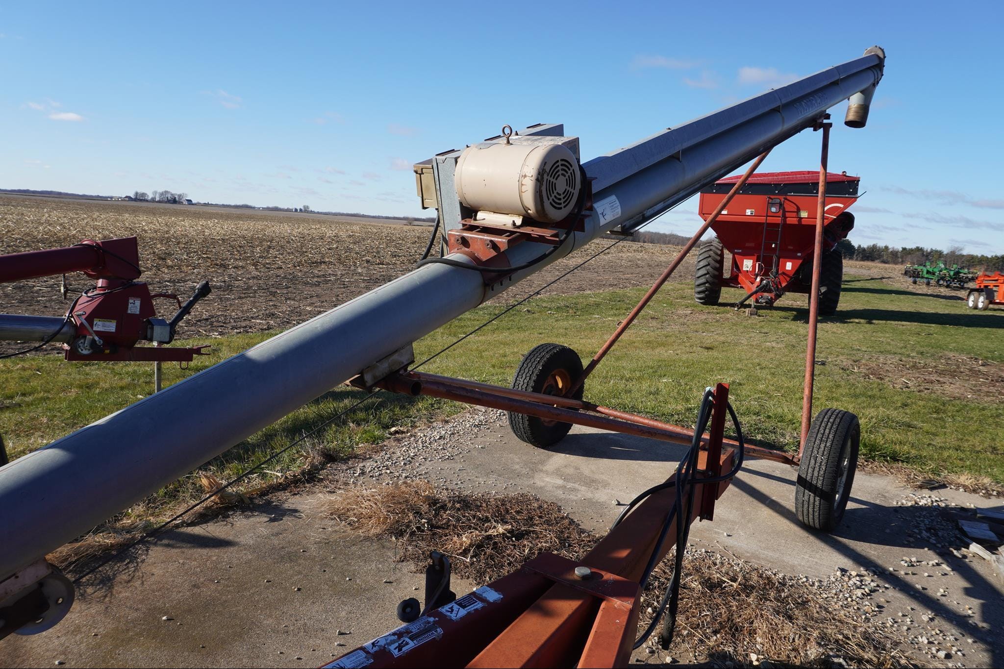 Mayrath 8x30 Equipment Image0