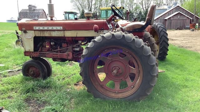 Image of Farmall 460 equipment image 1