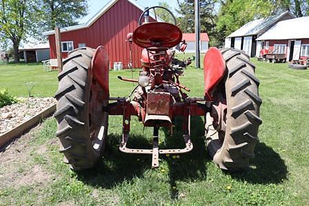 Image of Farmall Super H equipment image 3