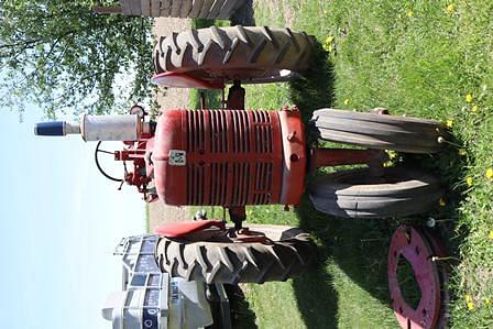 Image of Farmall Super H equipment image 1