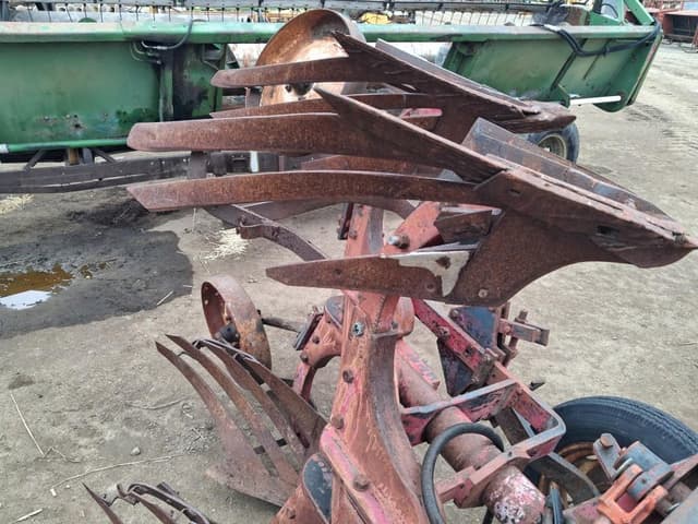 Image of McCormick 512 equipment image 4