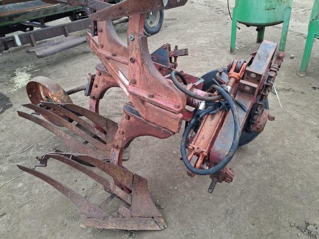 Image of McCormick 512 equipment image 2