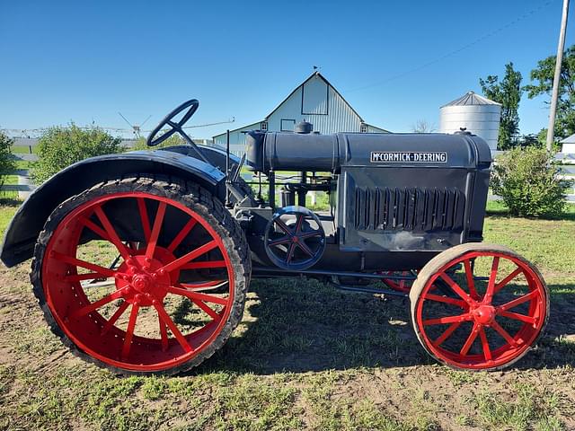 Image of McCormick-Deering 10-20 equipment image 3