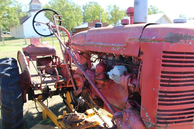 Image of Farmall B equipment image 1