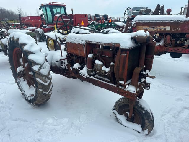 Image of McCormick-Deering F-12 equipment image 2