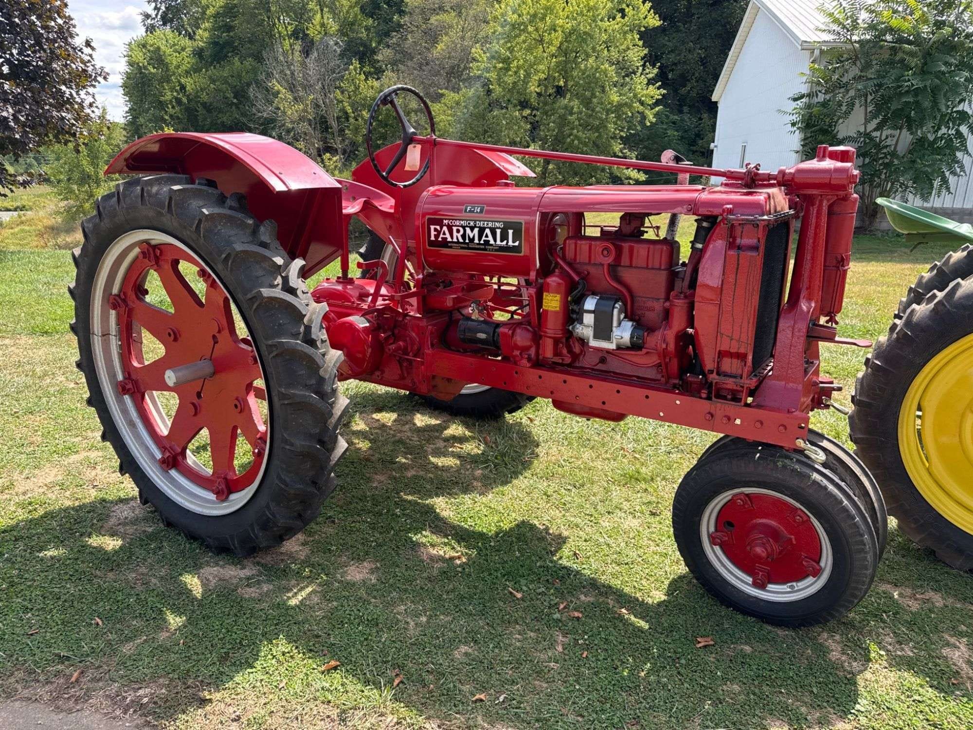 Main image McCormick-Deering F14