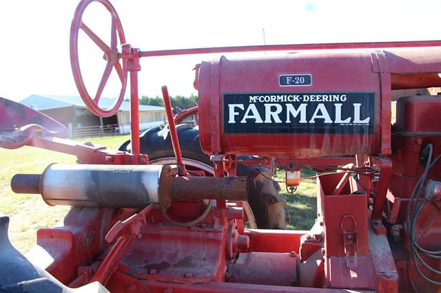 Image of Farmall F-20 equipment image 1