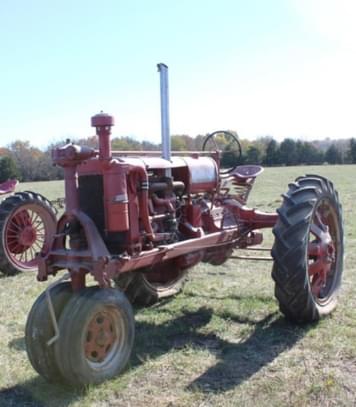 Main image Farmall F-20