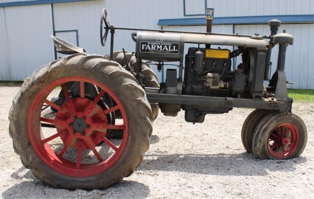 Image of Farmall F-20 equipment image 2