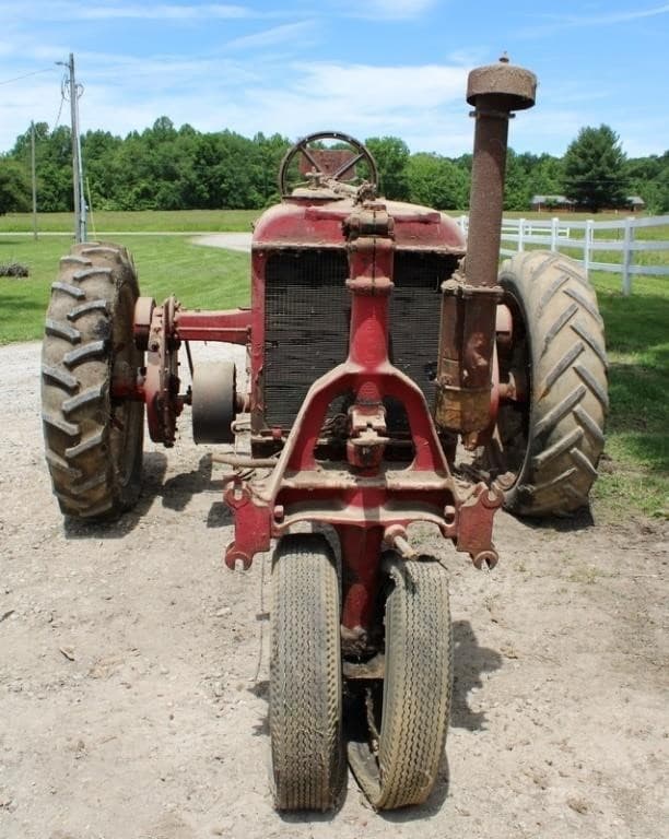Image of Farmall F-20 equipment image 2