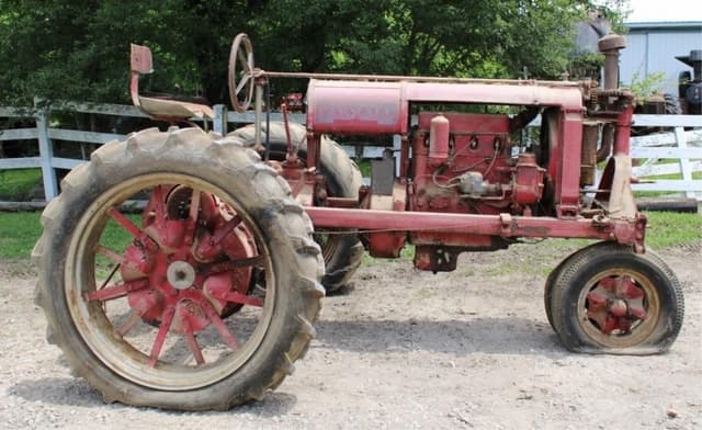 Image of Farmall F-20 equipment image 1