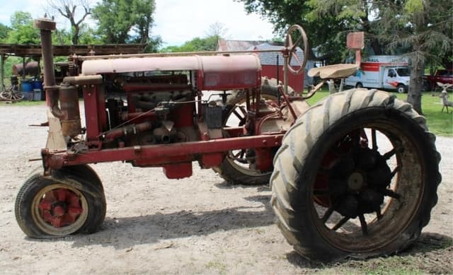 Image of Farmall F-20 equipment image 3