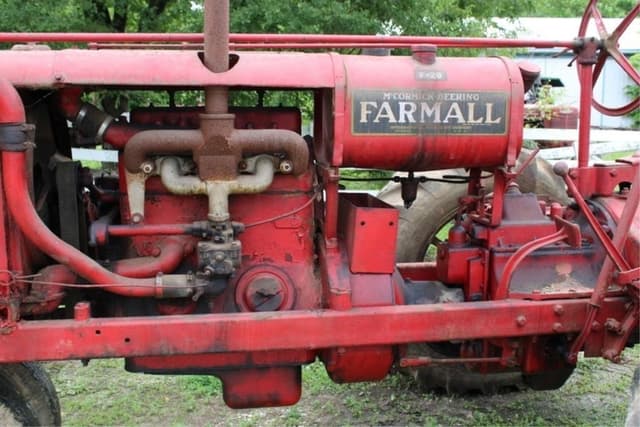Image of Farmall F-20 equipment image 2