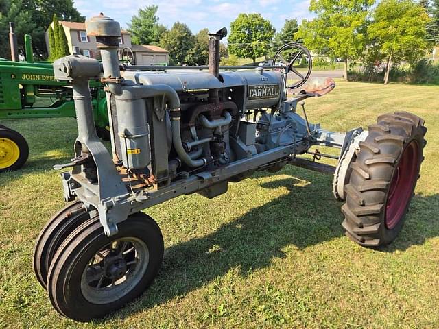 Image of Farmall F-20 equipment image 2